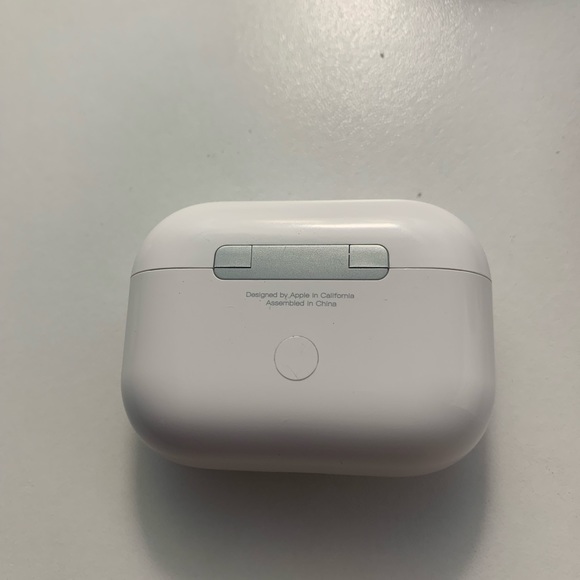 Airpods pro 2nd generation Wireless earbuds with magsafe charging - Picture 7 of 11